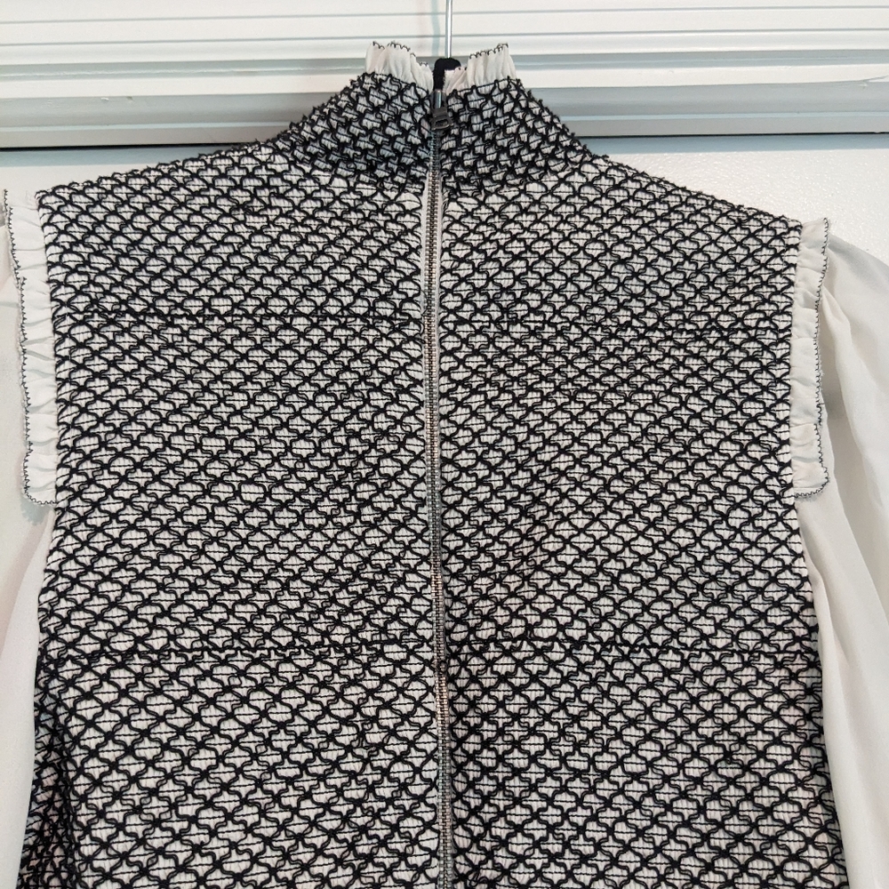 Alice + Olivia Black and White Patterned Top - Picture 6 of 8